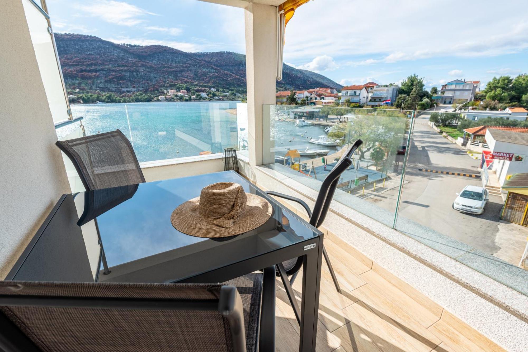 Apartments Holidays Roko Grebastica Phòng bức ảnh