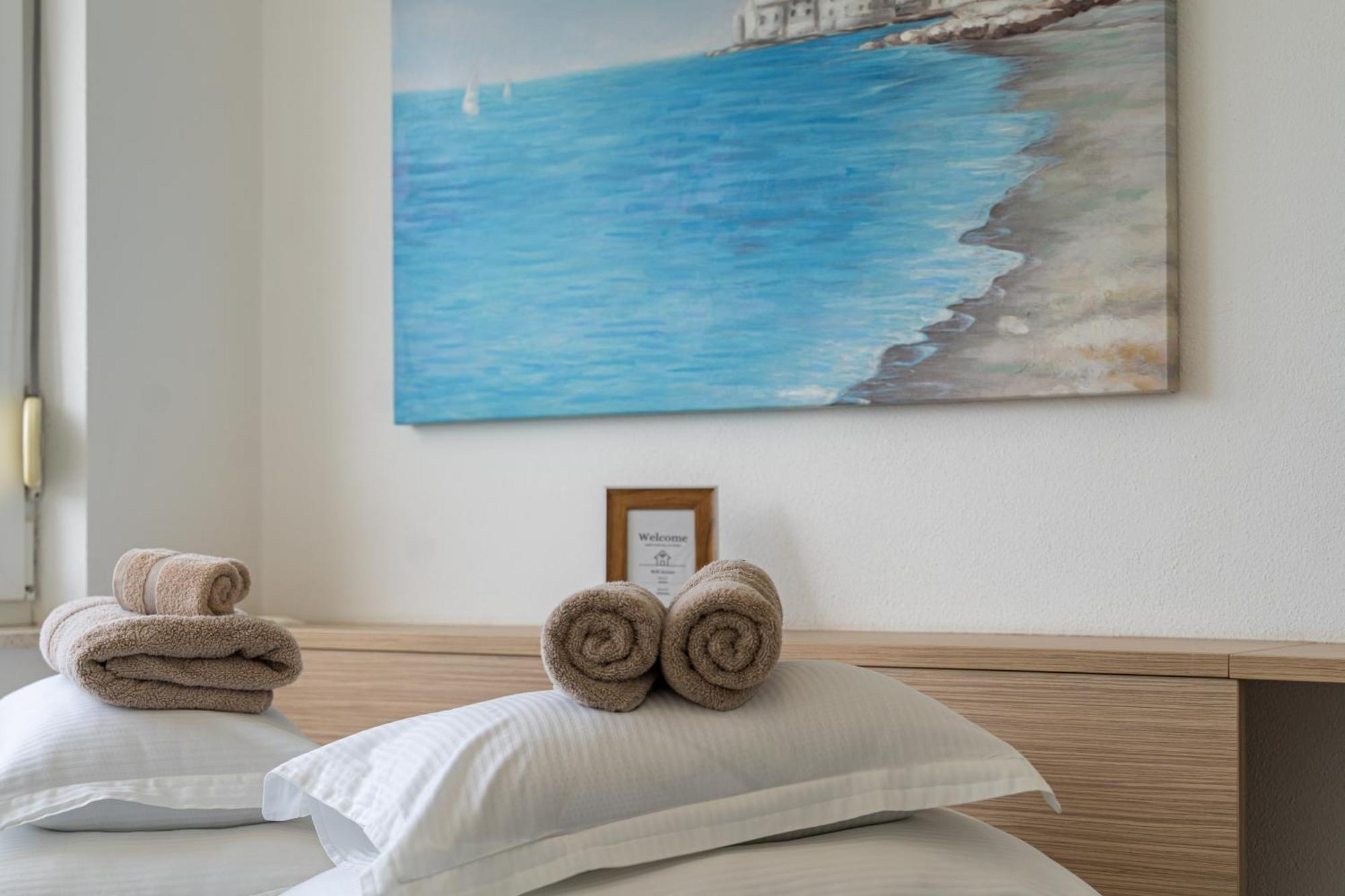 Apartments Holidays Roko Grebastica Phòng bức ảnh