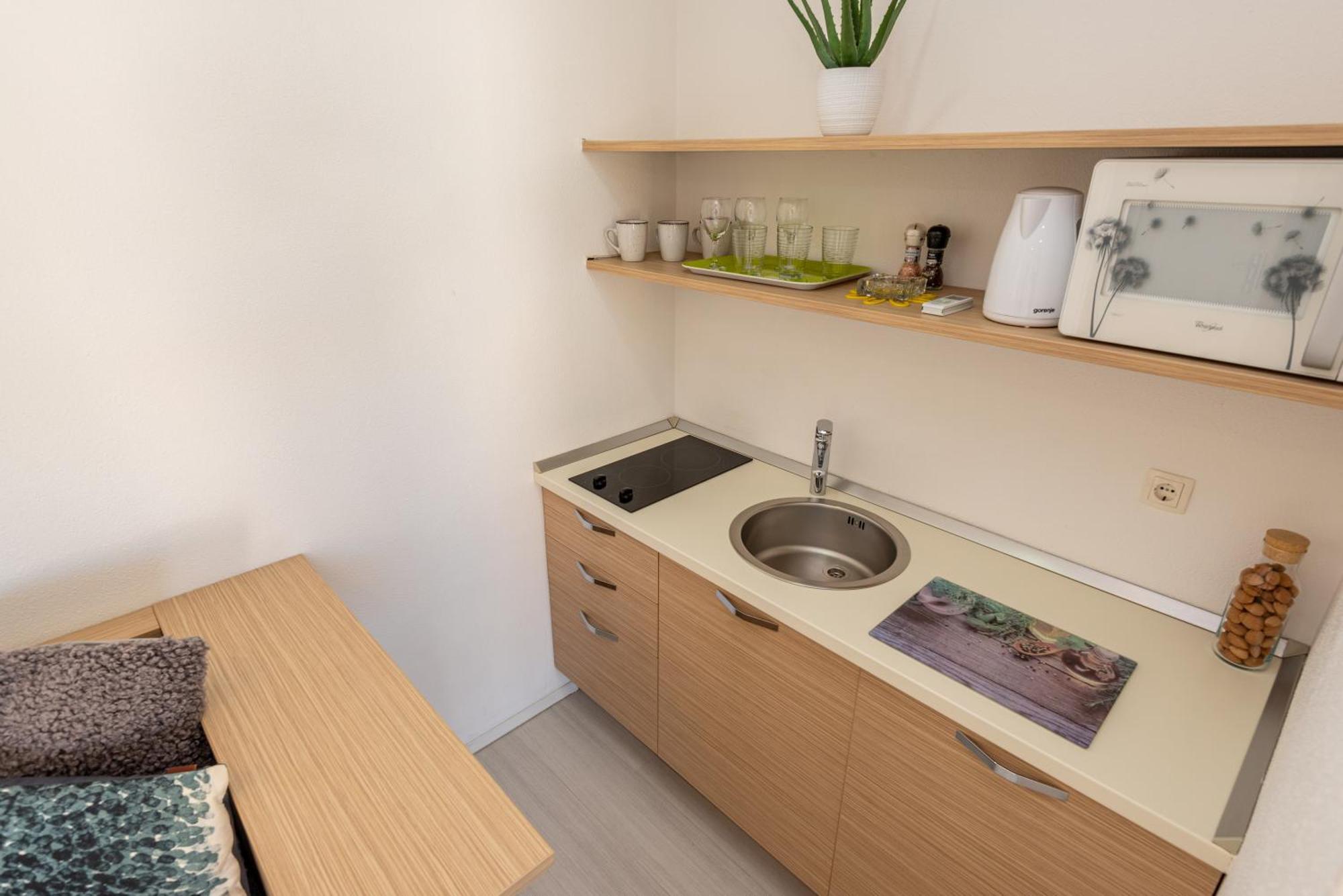 Apartments Holidays Roko Grebastica Phòng bức ảnh