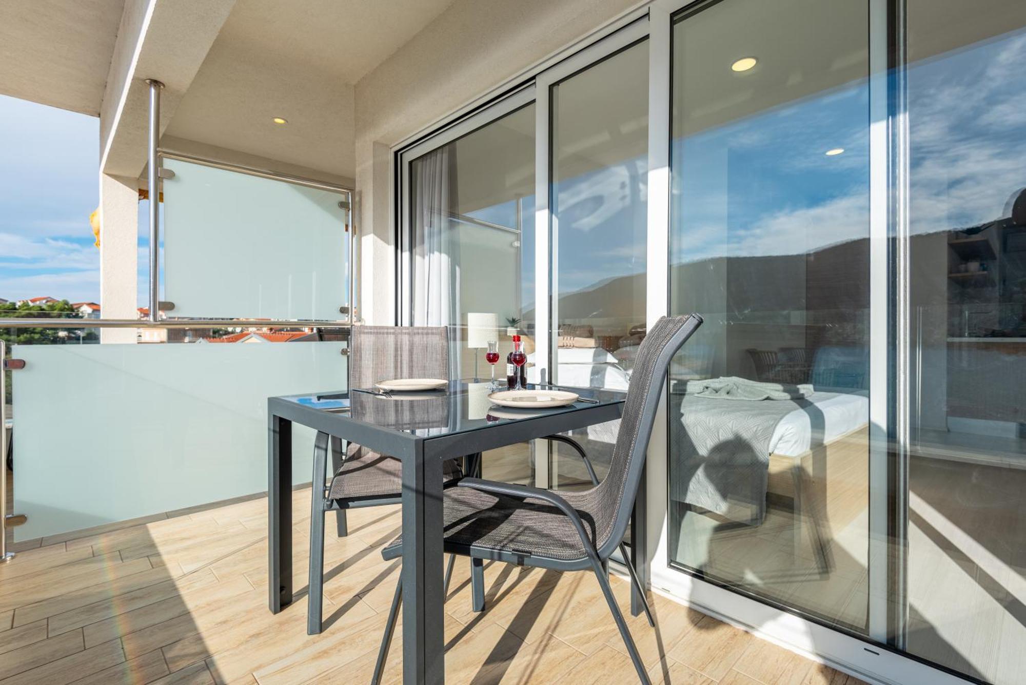 Apartments Holidays Roko Grebastica Phòng bức ảnh