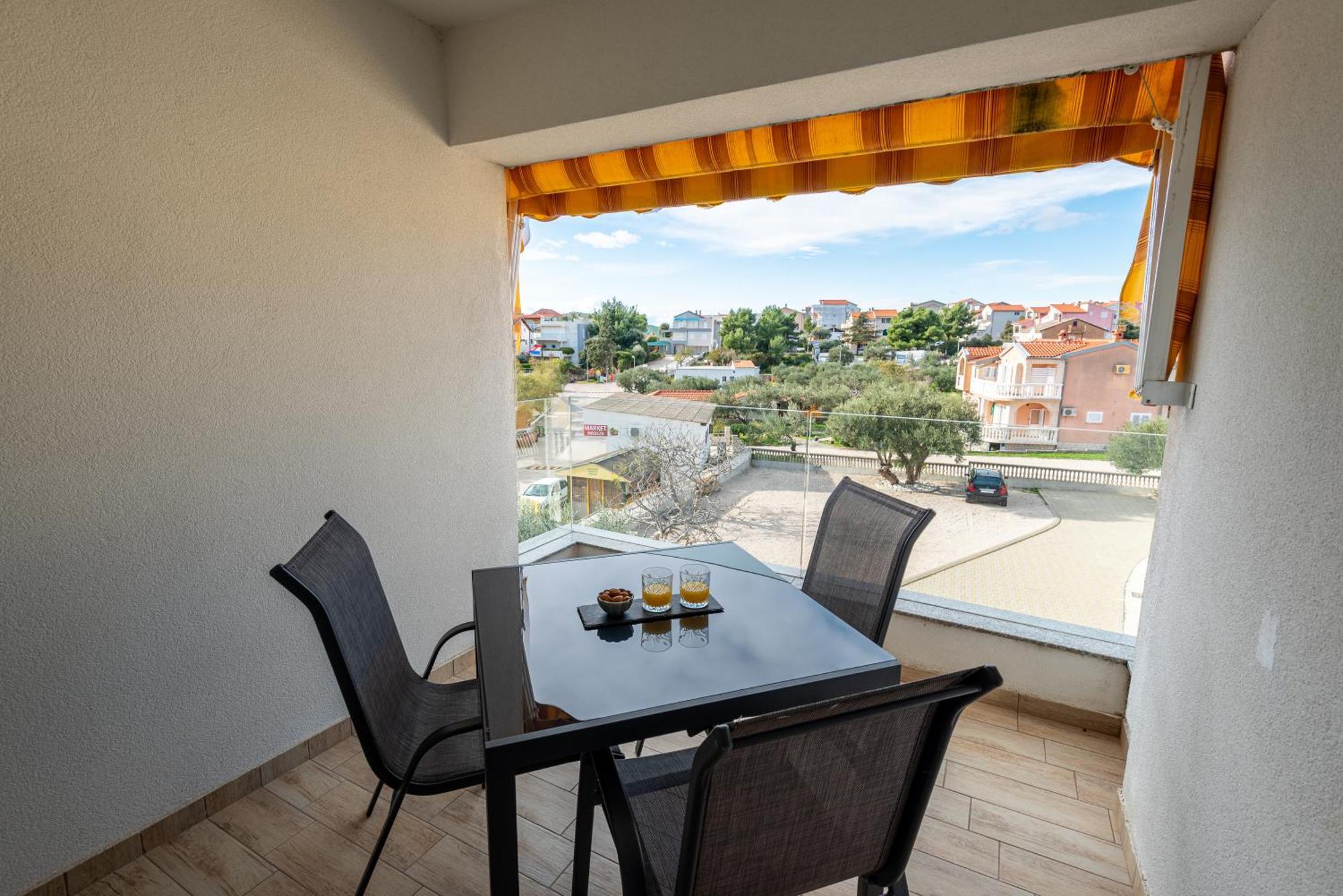 Apartments Holidays Roko Grebastica Phòng bức ảnh