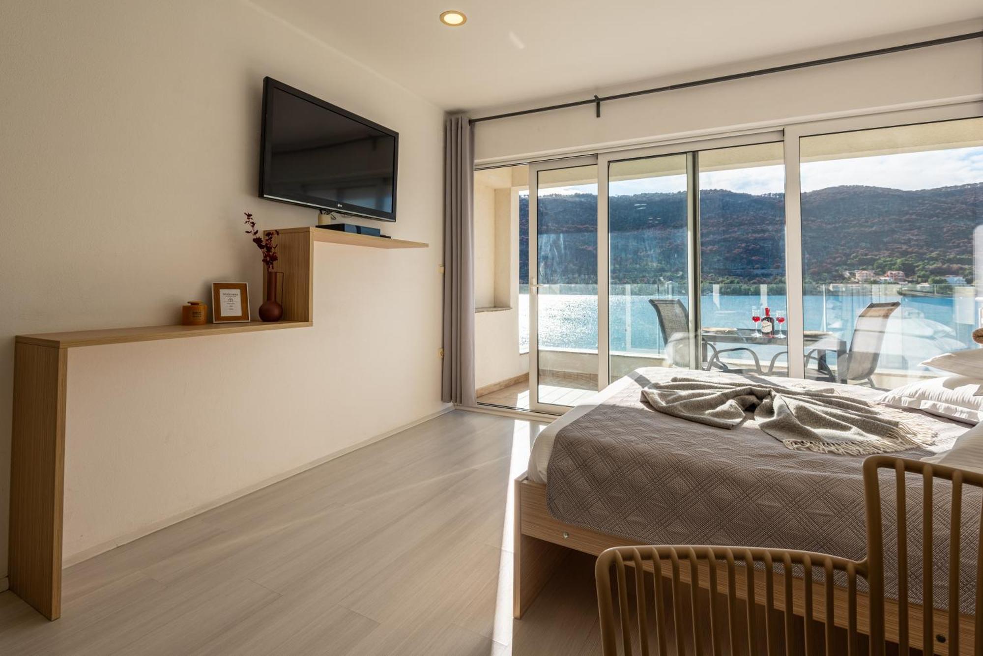 Apartments Holidays Roko Grebastica Phòng bức ảnh