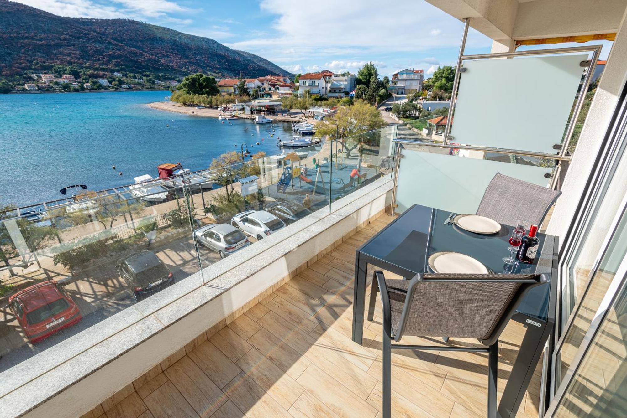 Apartments Holidays Roko Grebastica Phòng bức ảnh
